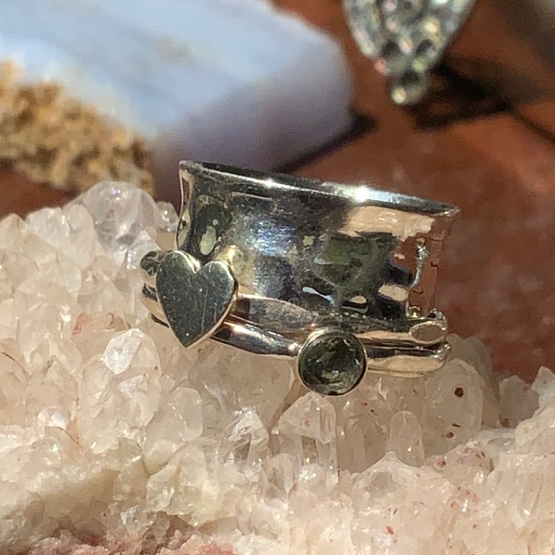 Boutique Topaz Meditation Spin 925 Silver Ring 6 53$